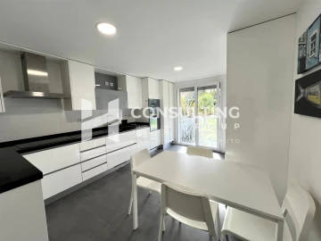 Apartamento T3 para Venda em Oeiras e São Julião da Barra, Paço de Arcos e Caxias