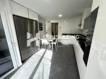 Apartamento T3 para Venda em Oeiras e São Julião da Barra, Paço de Arcos e Caxias