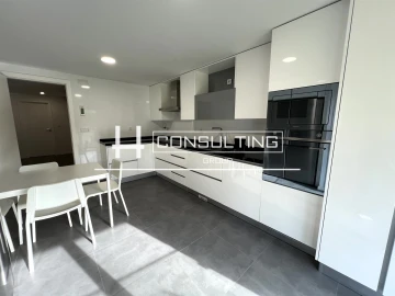 Apartamento T3 para Venda em Oeiras e São Julião da Barra, Paço de Arcos e Caxias