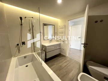Apartamento T3 para Venda em Oeiras e São Julião da Barra, Paço de Arcos e Caxias