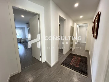 Apartamento T3 para Venda em Oeiras e São Julião da Barra, Paço de Arcos e Caxias