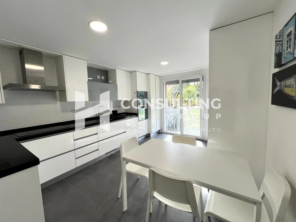 Apartamento T3 para Venda em Oeiras e São Julião da Barra, Paço de Arcos e Caxias Foto 1