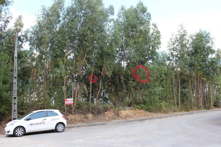 Terreno para Venda em Caxarias