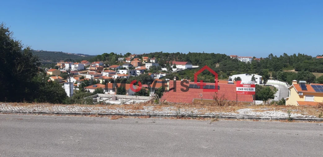 Terreno para Venda em São João Baptista e Santa Maria dos Olivais Foto 2