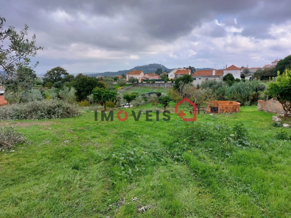 Terreno para Venda em Atouguia Foto 1