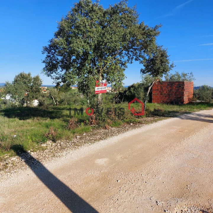 Terreno para Venda em Atouguia Foto 2