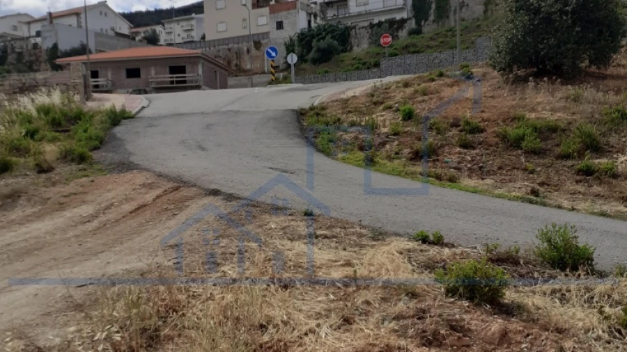 Terreno para Venda em Torre de Moncorvo