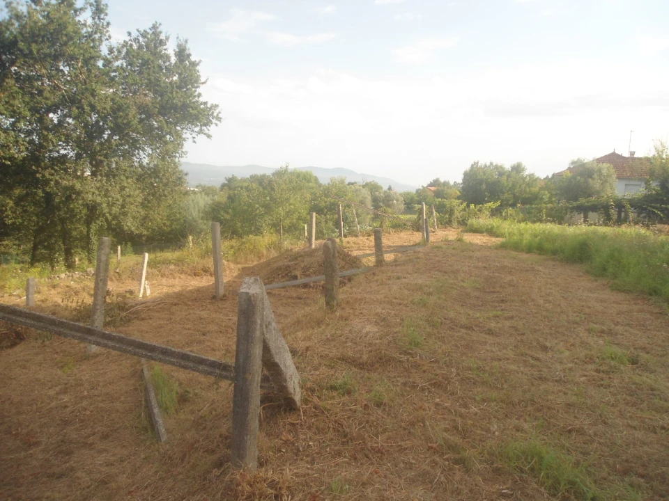Terreno para Venda em Cornes Foto 1