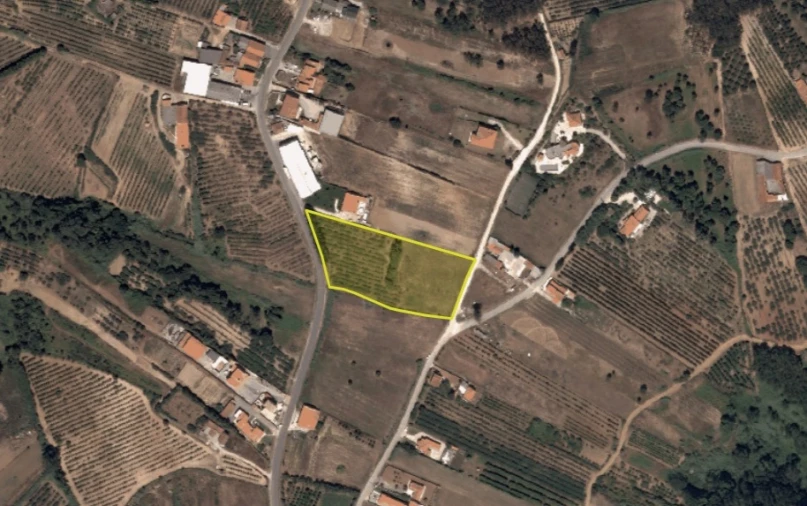 Terreno para Venda em Usseira Foto 4