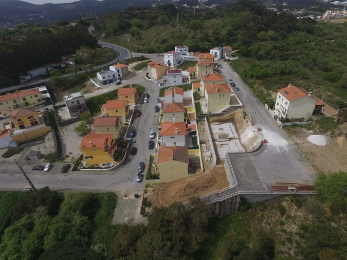 Terreno para Venda em Venda do Pinheiro e Santo Estêvão das Galés Foto 2