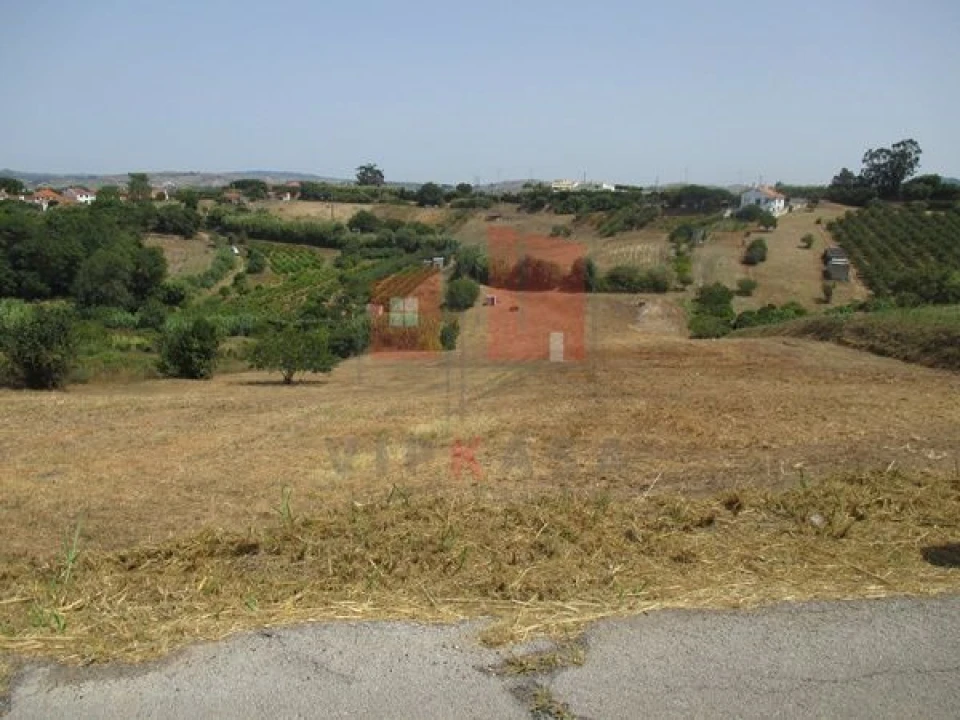 Terreno para Venda em Azueira e Sobral da Abelheira Foto 1