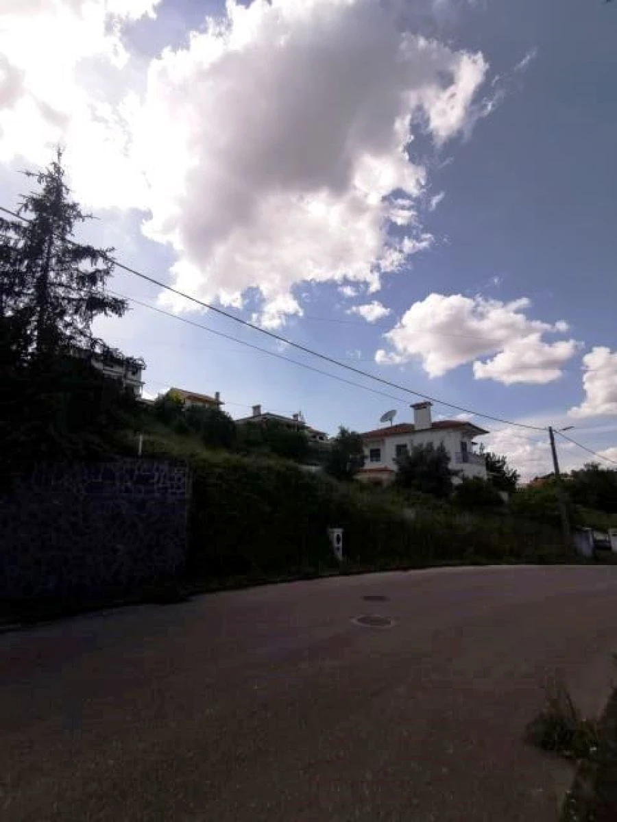 Terreno para Venda em São João Baptista e Santa Maria dos Olivais Foto 2
