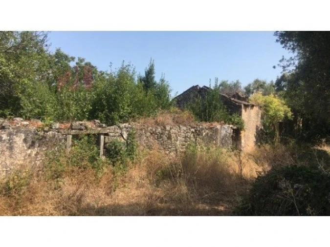 Terreno para Venda em Chãos Foto 1