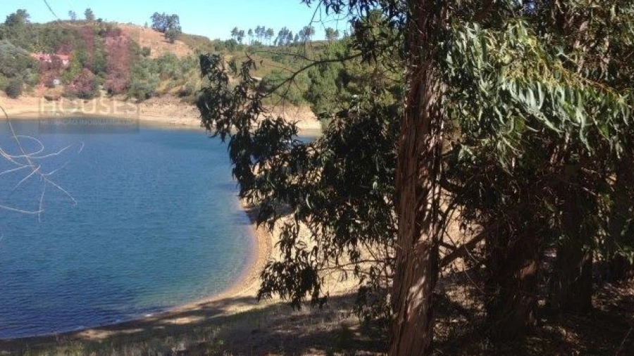 Terreno para Venda em Serra e Junceira