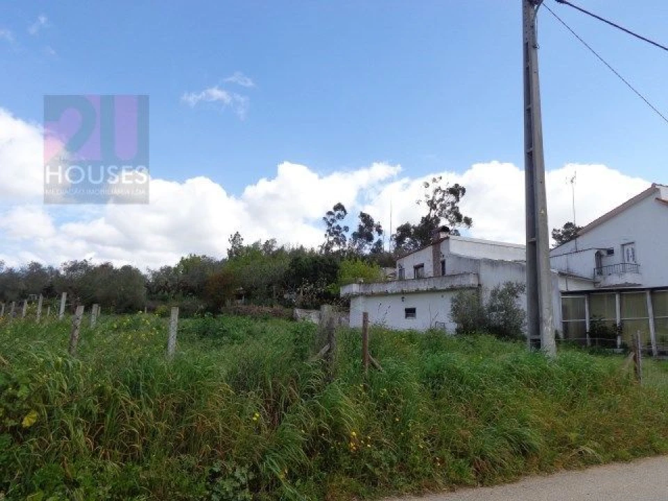 Terreno para Venda em São João Baptista e Santa Maria dos Olivais Foto 1