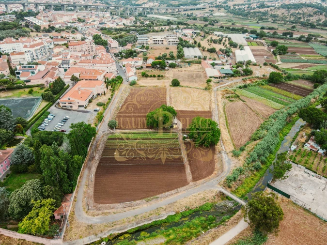 Terreno para Venda em Loures Foto 2