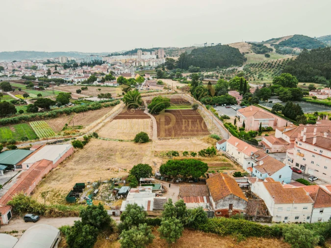 Terreno para Venda em Loures Foto 3
