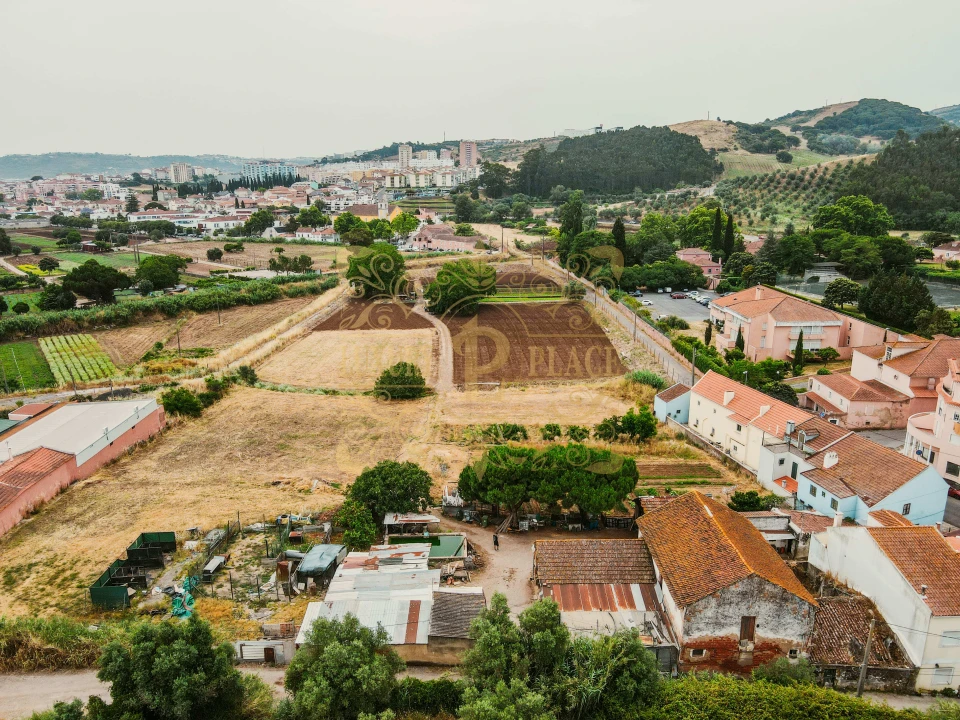 Terreno para Venda em Loures Foto 1