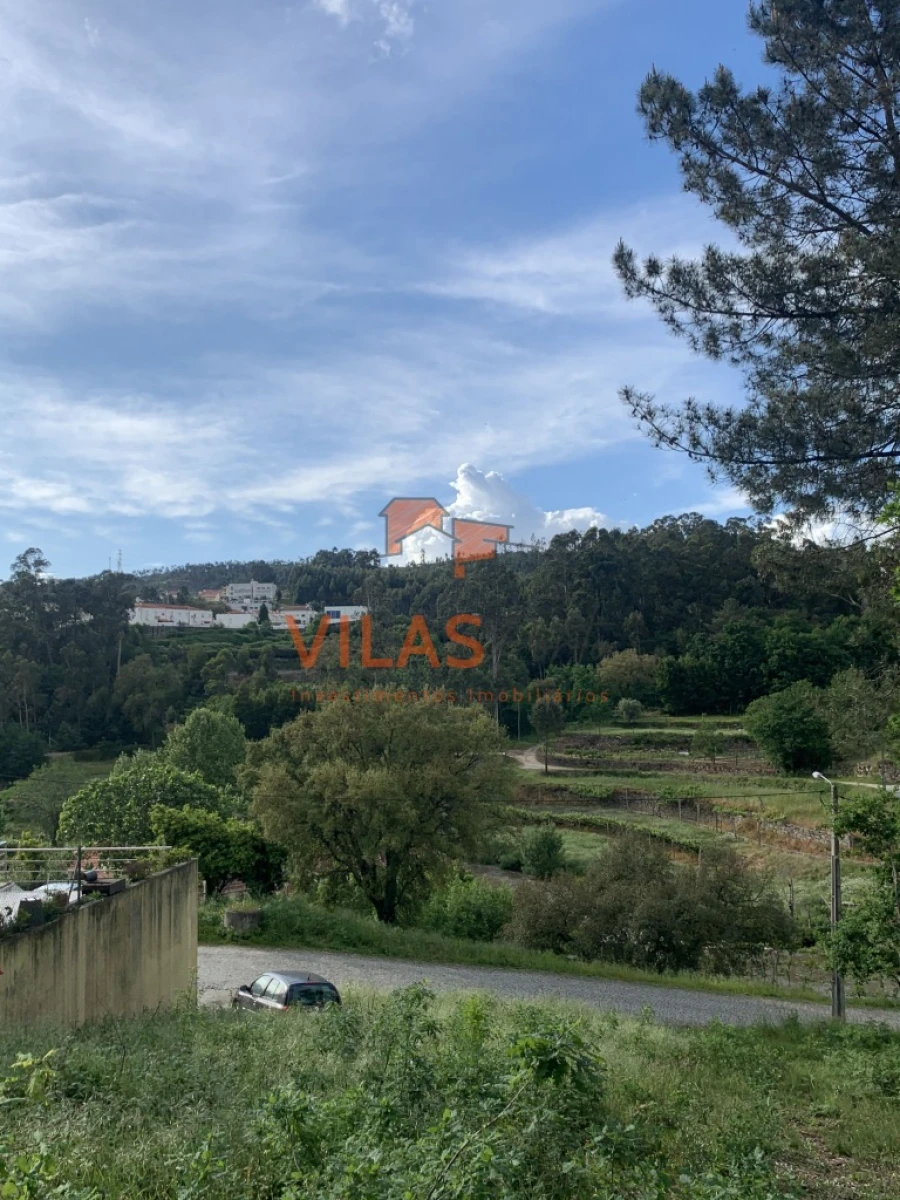 Terreno para Venda em Paço de Sousa Foto 4