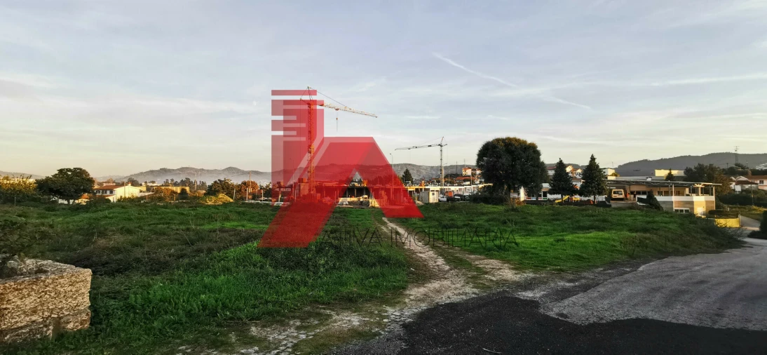 Terreno para Venda em Lordelo Foto 2