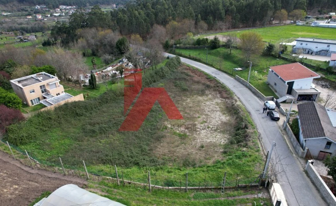Terreno para Venda em Selho São Lourenço e Gominhães Foto 3