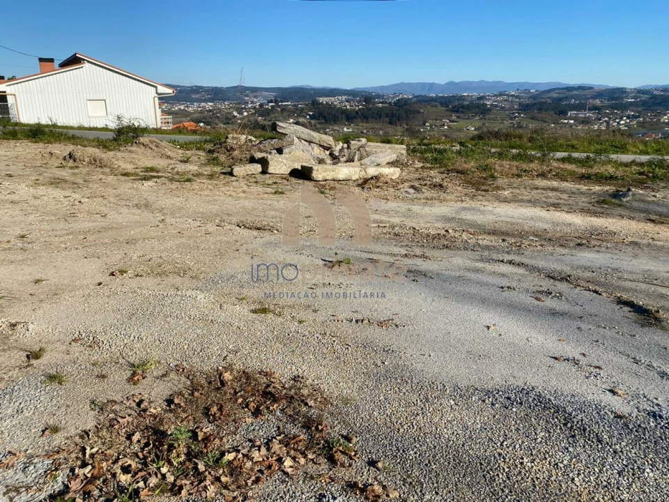 Terreno para Venda em Torrados e Sousa Foto 1