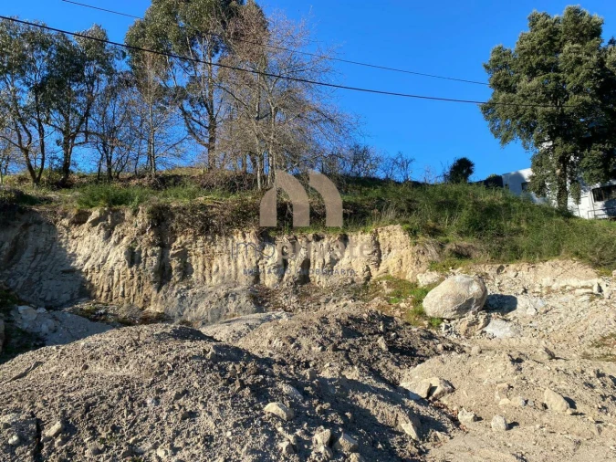 Terreno para Venda em Torrados e Sousa Foto 3