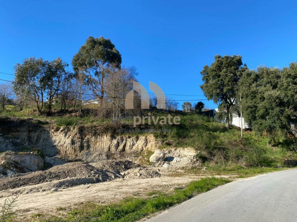 Terreno para Venda em Torrados e Sousa Foto 2