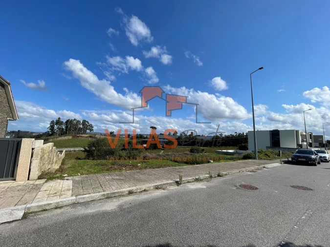 Terreno para Venda em Paredes Foto 2