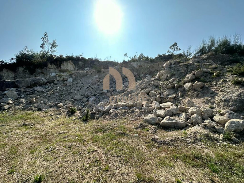 Terreno para Venda em Vilarinho Foto 6