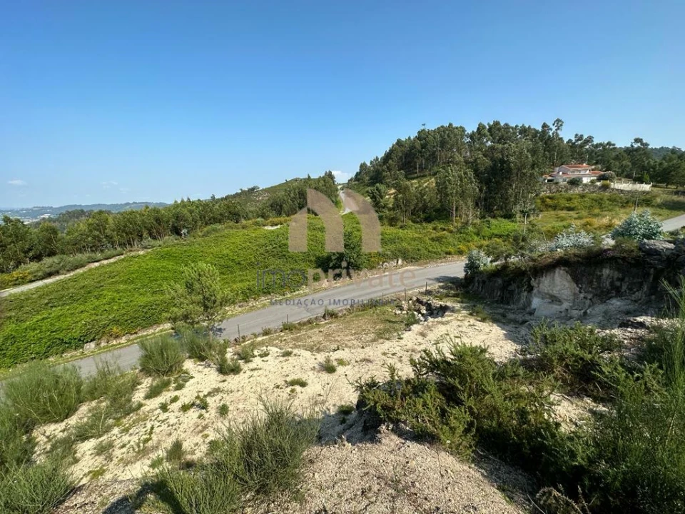 Terreno para Venda em Vilarinho Foto 3