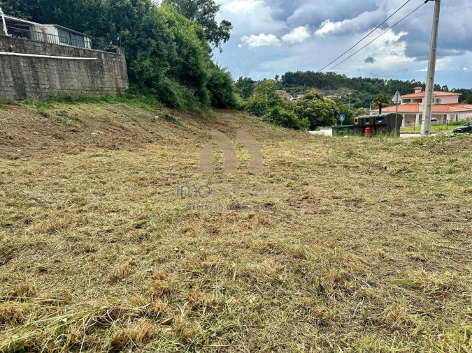 Terreno para Venda em Vilarinho Foto 3