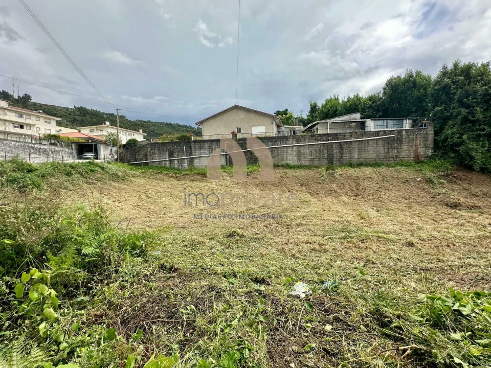 Terreno para Venda em Vilarinho Foto 1