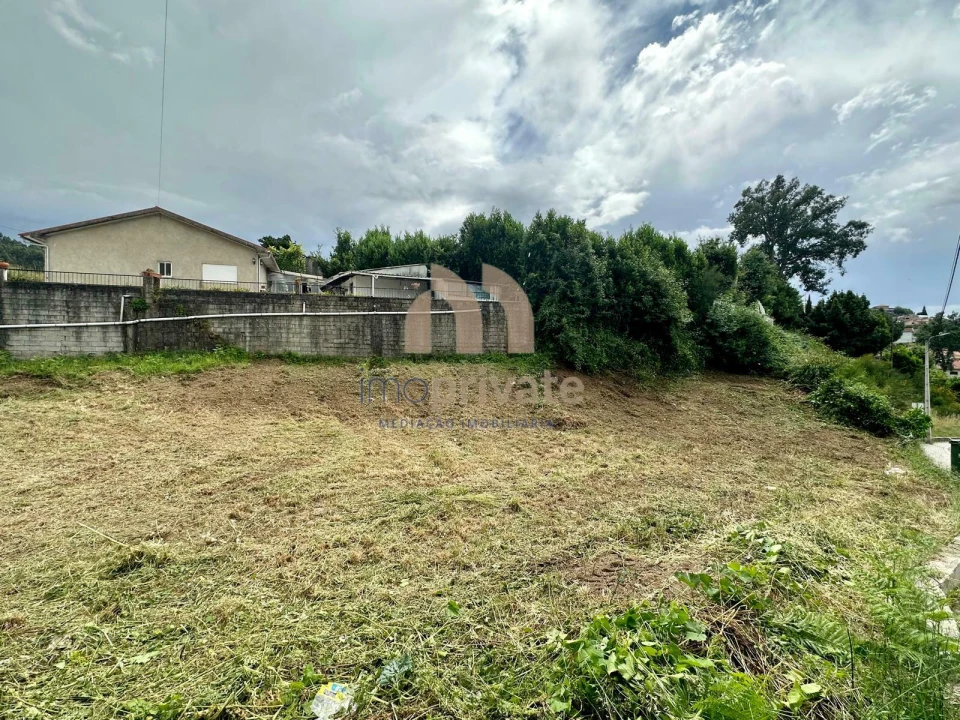 Terreno para Venda em Vilarinho Foto 2