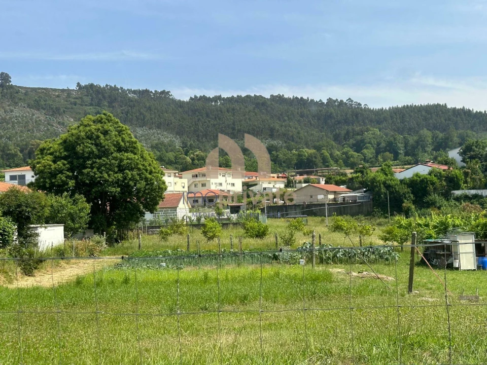 Terreno para Venda em Vilarinho Foto 2