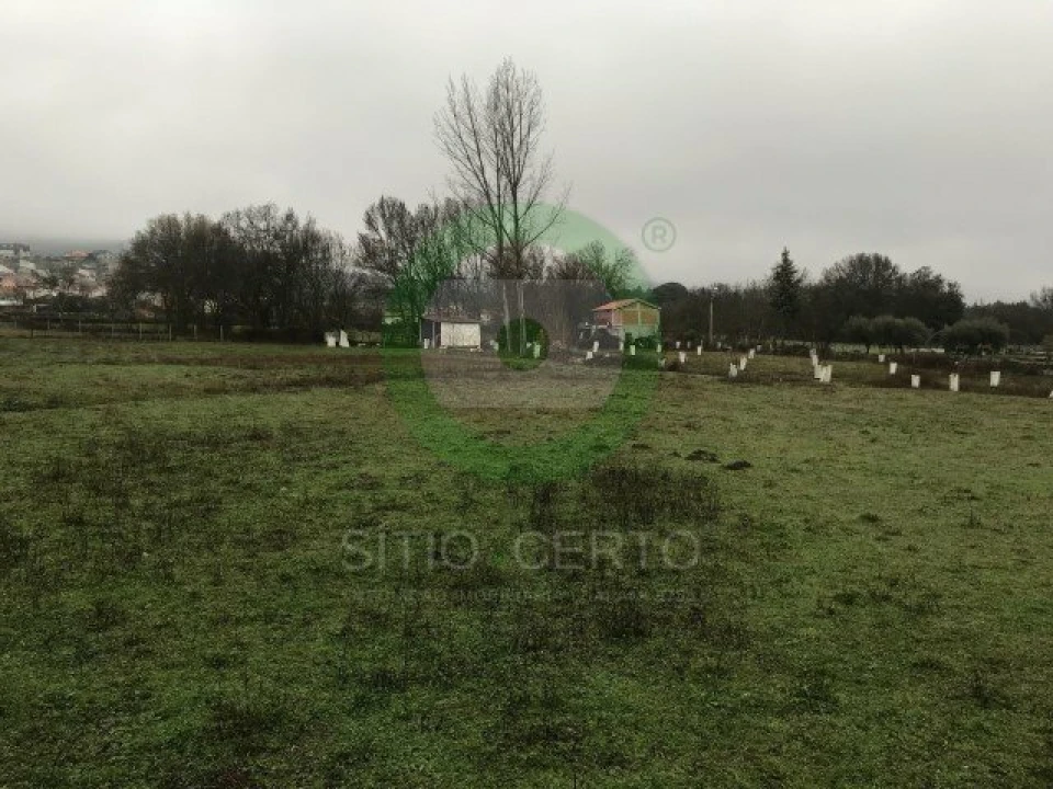 Terreno para Venda em Sonim e Barreiros Foto 1