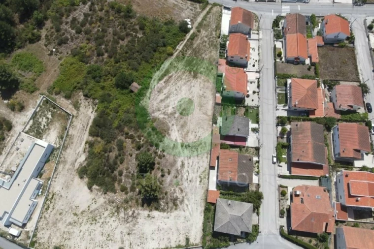 Terreno para Venda em Vila Verde da Raia Foto 3