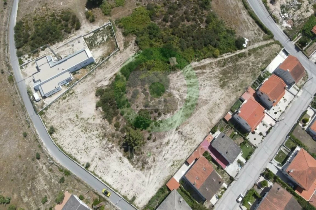 Terreno para Venda em Vila Verde da Raia Foto 2