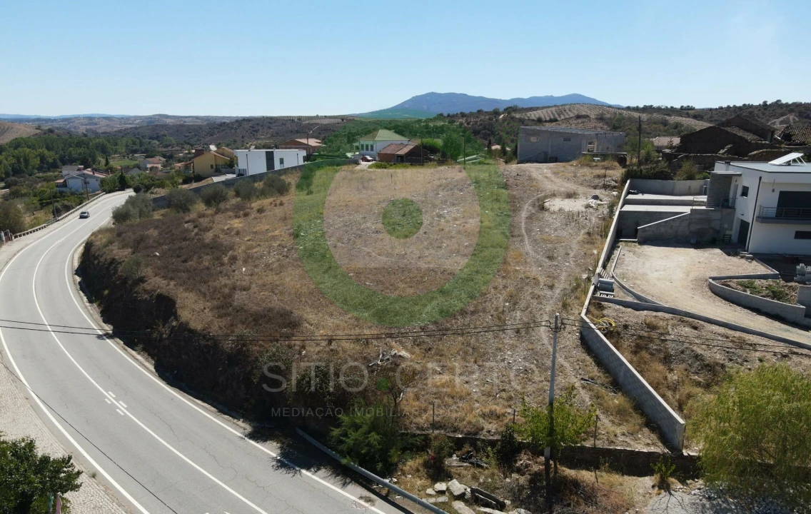 Terreno para Venda em Abambres Foto 1