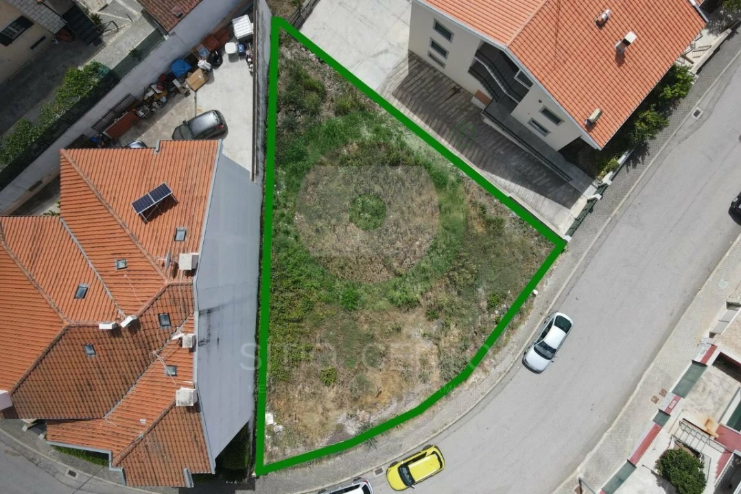 Terreno para Venda em Mirandela Foto 1
