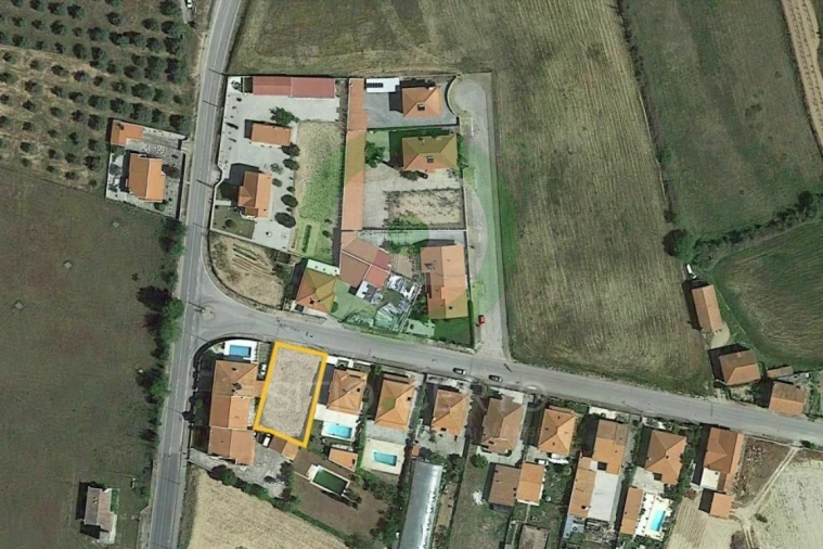 Terreno para Venda em Carvalhais Foto 3