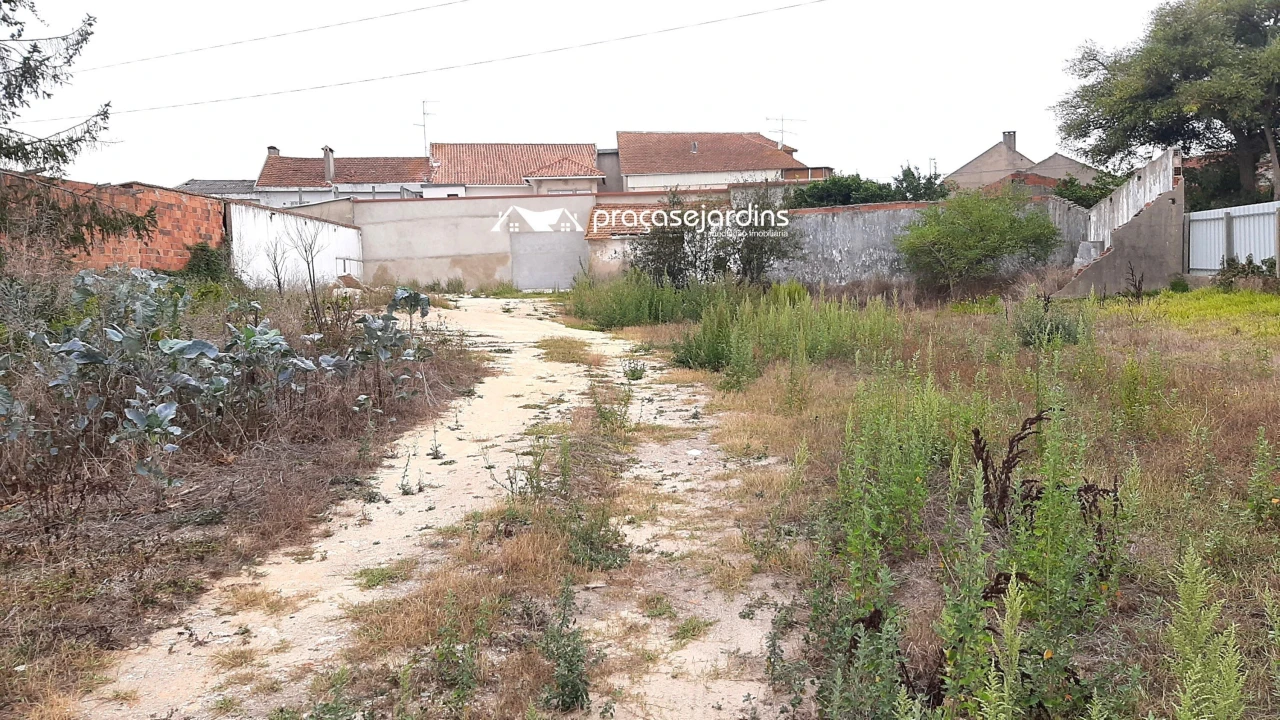 Terreno para Venda em Calvaria de Cima Foto 3