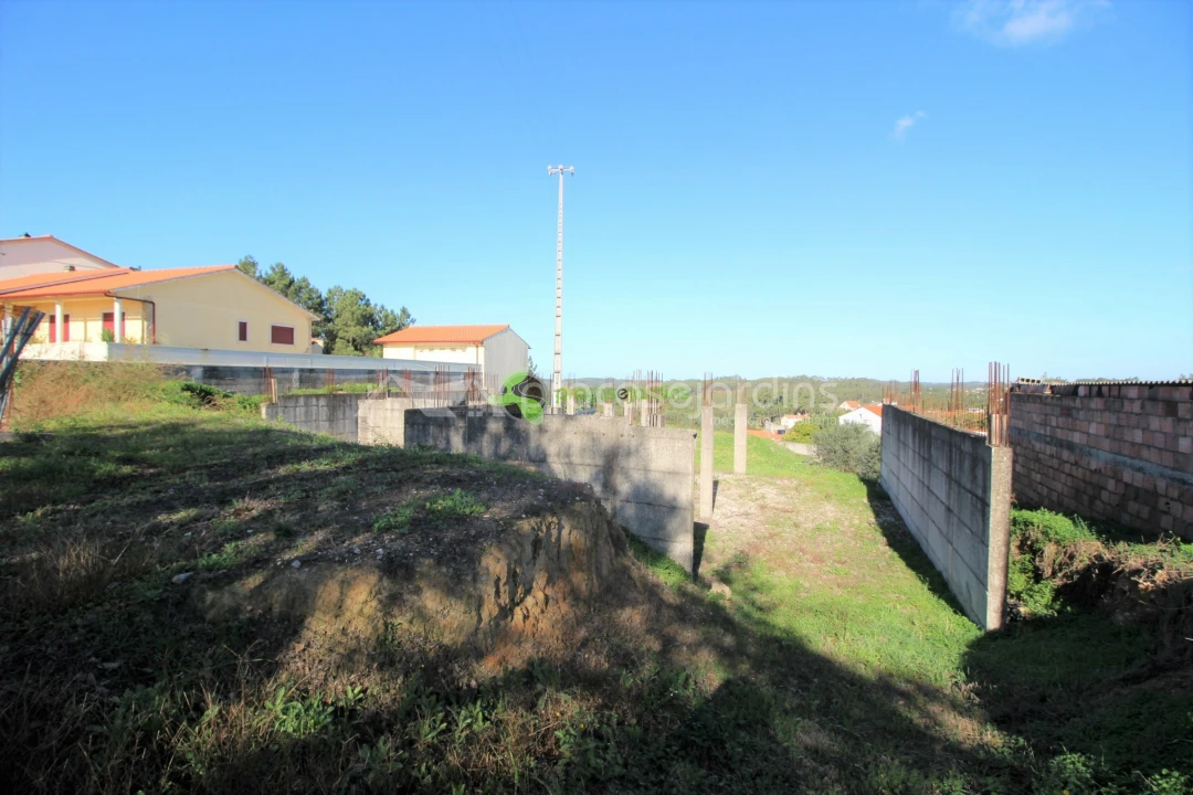 Terreno para Venda em Caranguejeira Foto 2
