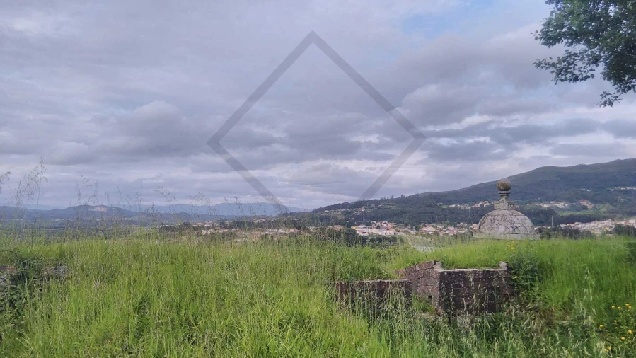 Terreno para Venda em Aguiar de Sousa Foto 2
