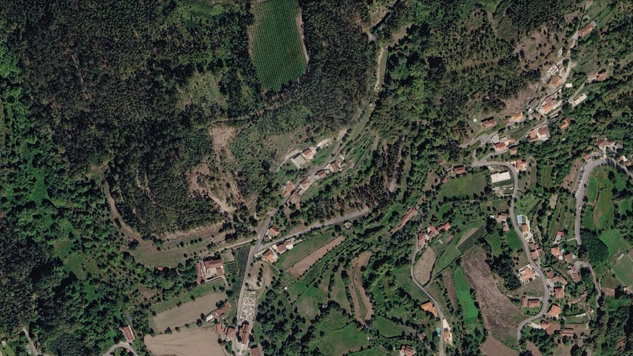 Terreno para Venda em Pico de Regalados, Gondiães e Mós Foto 11