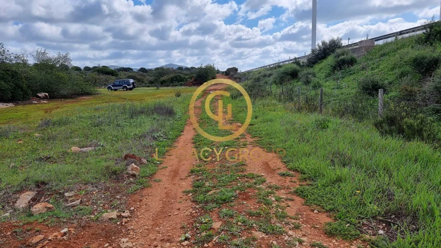 Terreno para Venda em Santa Barbara de Nexe Foto 4