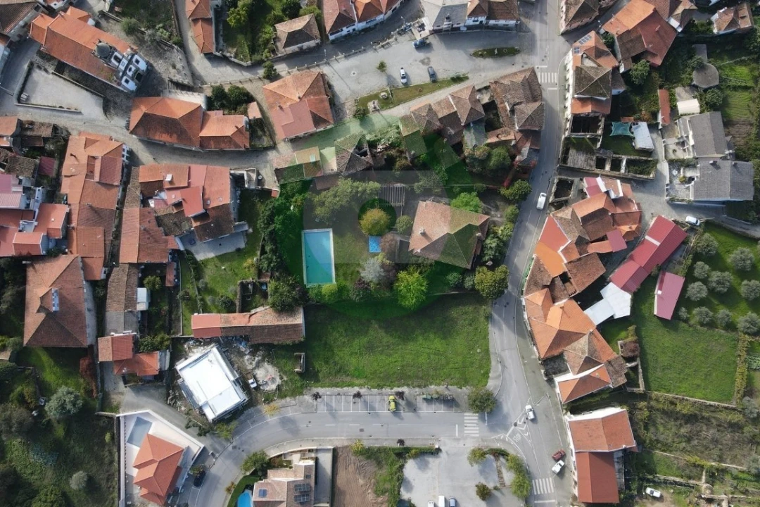 Terreno para Venda em Torre de D. Chama Foto 2
