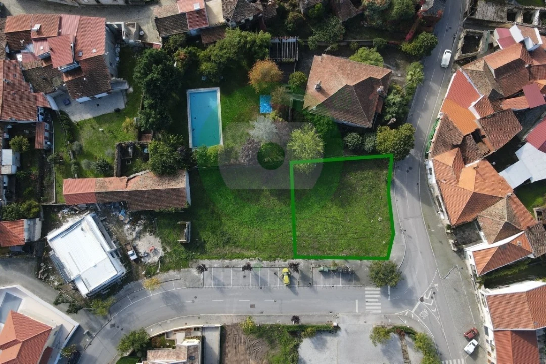 Terreno para Venda em Torre de D. Chama Foto 1