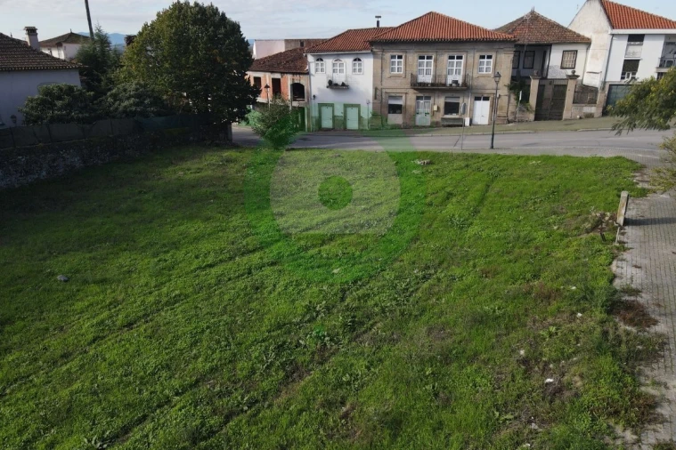 Terreno para Venda em Torre de D. Chama Foto 2