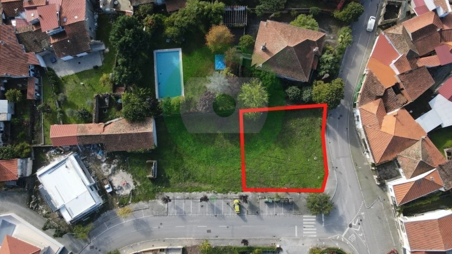 Terreno para Venda em Torre de D. Chama